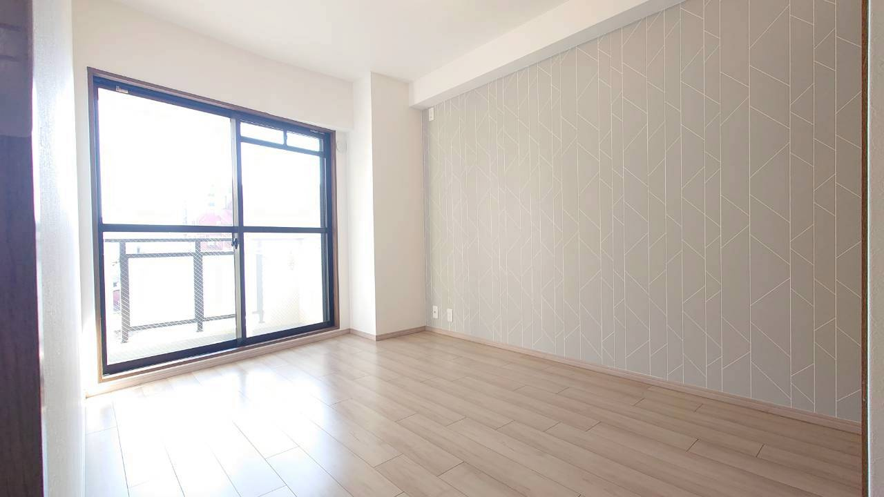 ◆室内リフォーム済◆阪急大宮駅・市営烏丸線四条駅・京福四条大宮駅まで徒歩１０分◆アルモード京都高辻の洋室|洋室