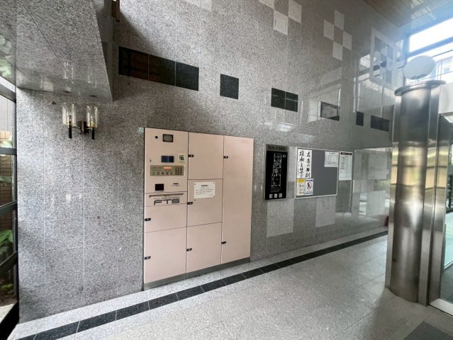 ◆室内リフォーム済◆阪急大宮駅・市営烏丸線四条駅・京福四条大宮駅まで徒歩１０分◆アルモード京都高辻のその他|宅配ボックス