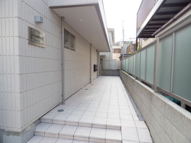 メゾン神之木台Ⅲのエントランス