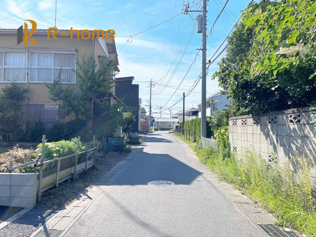 龍ケ崎市南中島町第4　新築戸建て　2号棟の前面道路含む現地写真|堂々！建物完成♪実際のお部屋をご見学可能です♪
ご見学が一番の資料！お気軽にお問い合わせ下さい♪
