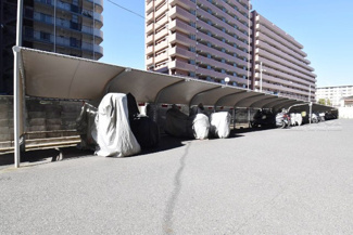 【駐車場】 | バイク置き場。空き区画の有無や駐輪料金、サイズおよび排気量規定などについては、改めてお問い合わせください。～即日のご見学可能～　お問合せはお気軽にどうぞ。