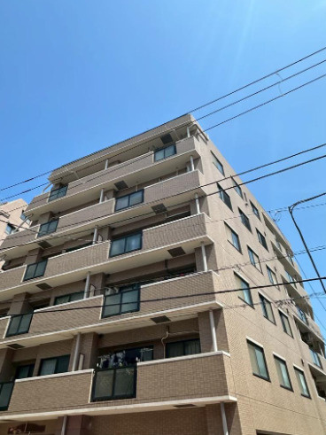 モナーク根岸の外観