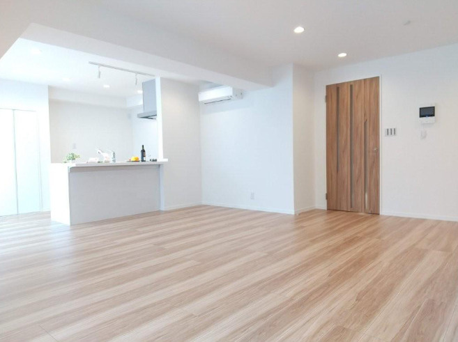 モナーク根岸の居間・リビング