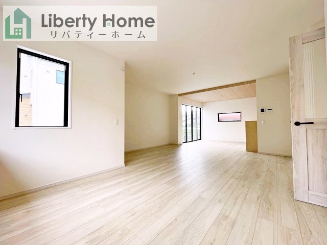 水戸市笠原町2期　新築戸建　3号棟の居間・リビング