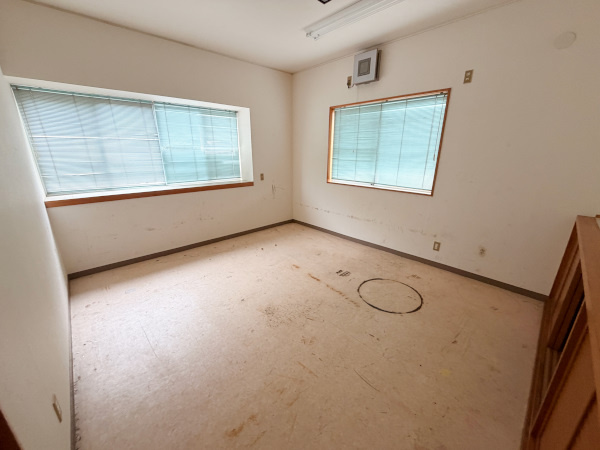 中川貸事務所の内装