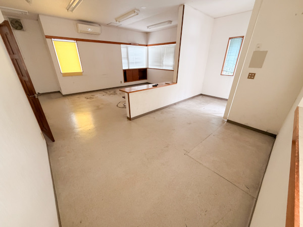 中川貸事務所の内装