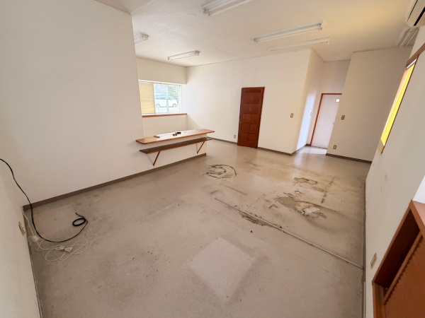 中川貸事務所の内装