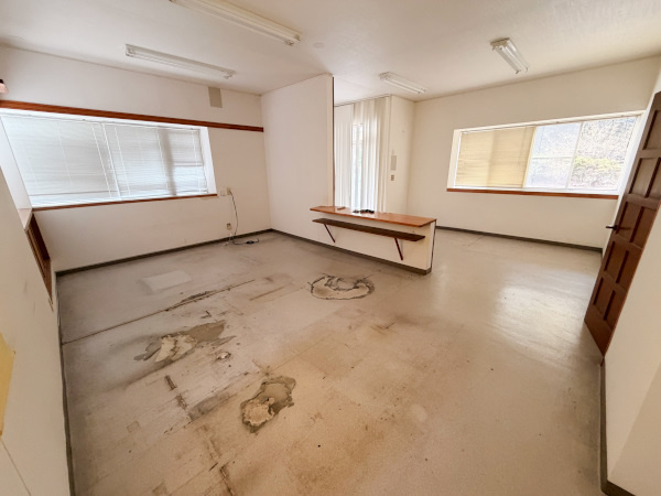 中川貸事務所の内装