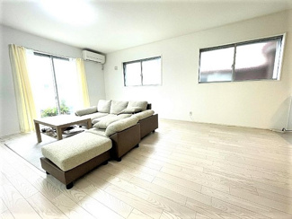 【居間・リビング】 | 川口市鳩ケ谷本町４丁目　中古戸建