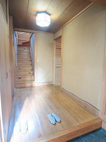 萩山町3丁目戸建の玄関