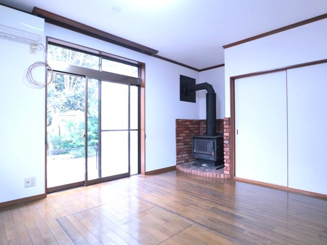 萩山町3丁目戸建の居間・リビング