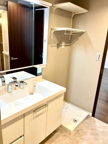 レアーレ瓦町の独立洗面台