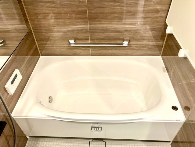 レアーレ瓦町の浴室