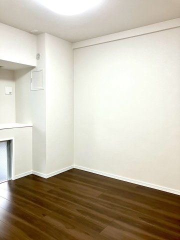 レアーレ瓦町の洋室