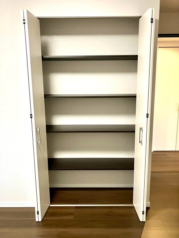 レアーレ瓦町の収納