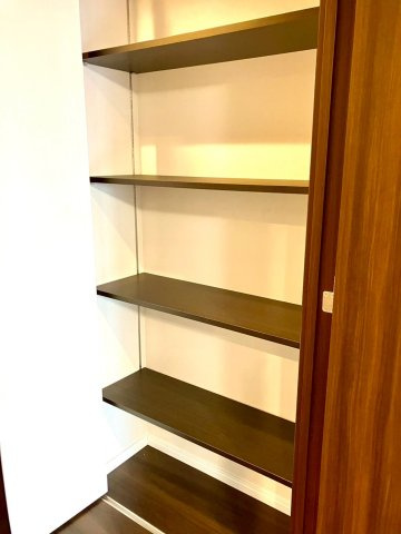 レアーレ瓦町の収納