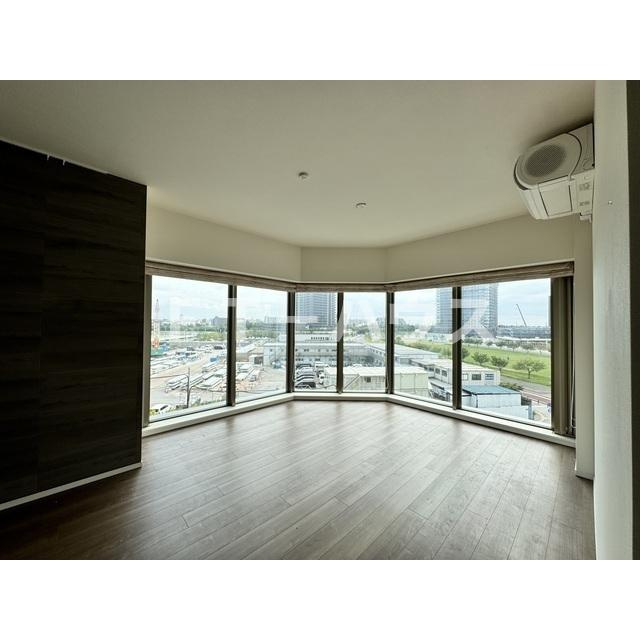 幕張ベイパーククロスタワー&レジデンスの居間・リビング