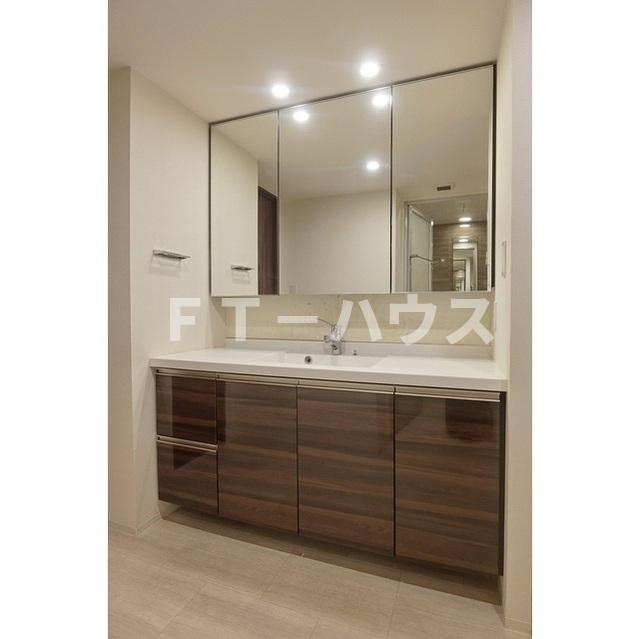 幕張ベイパーククロスタワー&レジデンスの洗面所