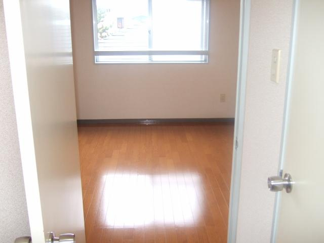 ジュネス桜田の居間・リビング