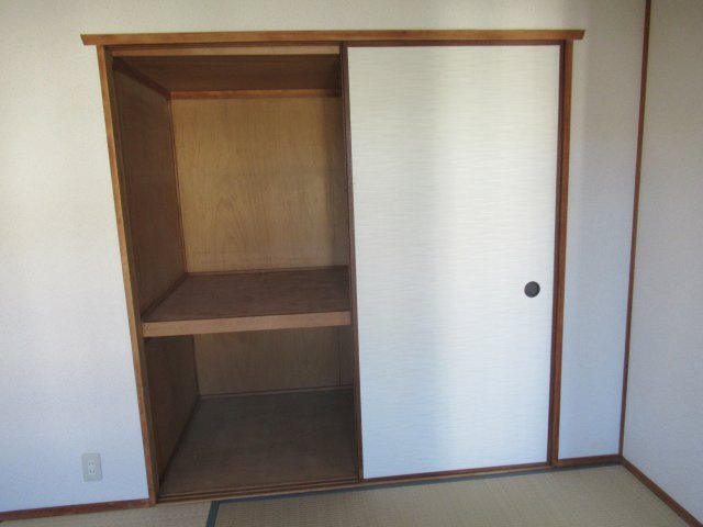 宝塚市安倉南３丁目の賃貸マンションの収納|１間（けん）分の広さのある押入れです