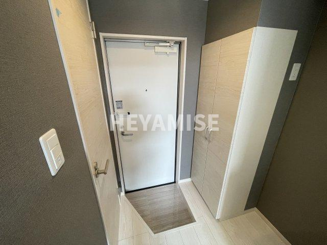 MODERAN PALAZZO西諫早駅の玄関