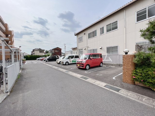 S-FORT春日井の駐車場