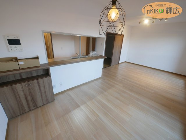 【居間・リビング】 | ピュアハイツ明石大久保　3階