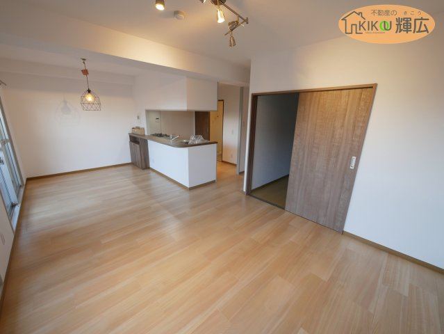 【居間・リビング】 | ピュアハイツ明石大久保　3階