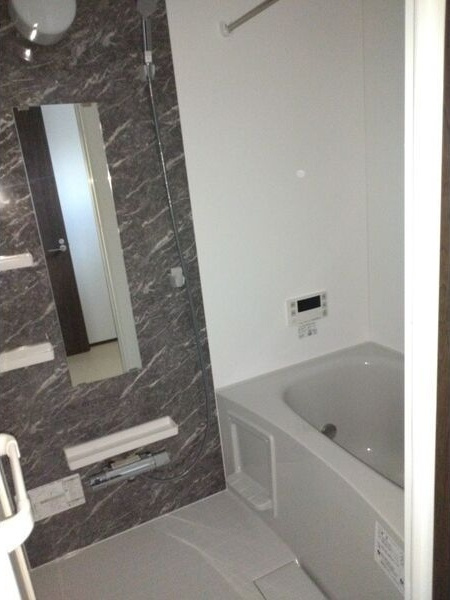 ル・メイユール東宮野目A棟の浴室