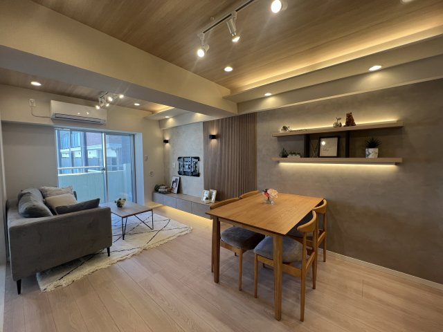 事務所としても使えるリノベーション【グローリア初穂横浜】の居間・リビング