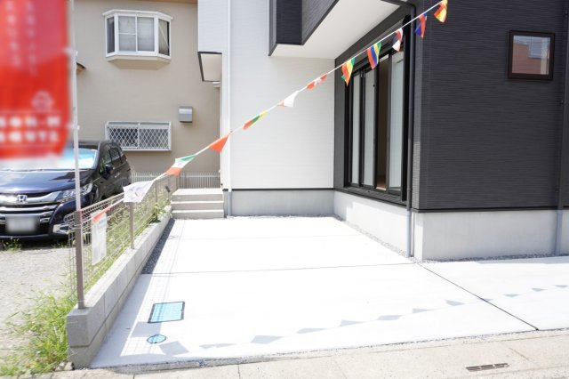 越谷市花田7丁目 新築分譲住宅の駐車場