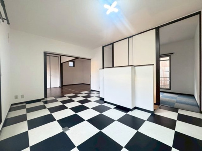 【内装】 | クリスタルアレイ