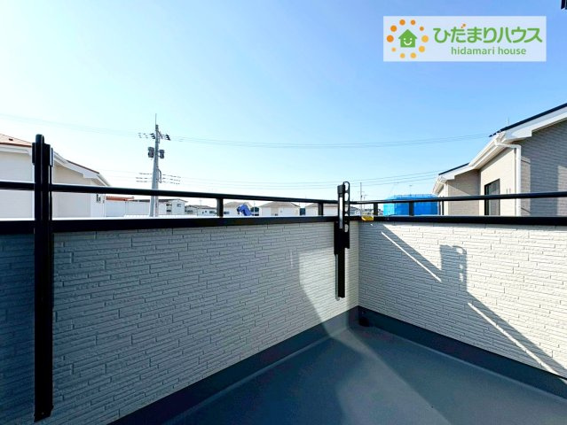 いろどりアイタウン那珂市杉　新築戸建　4号棟のバルコニー|広々としたバルコニー。お洗濯物もぜーんぶ干せちゃいます！！