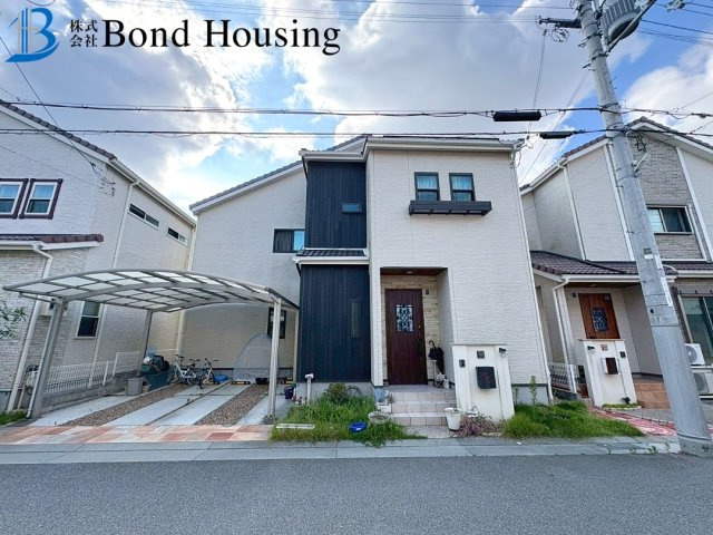 太陽光・蓄電池付き・LDK無垢材使用・伊川谷町長坂　築１２年