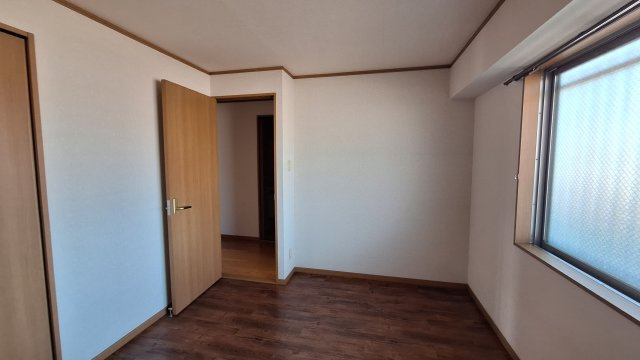 パークサイド甲西の洋室