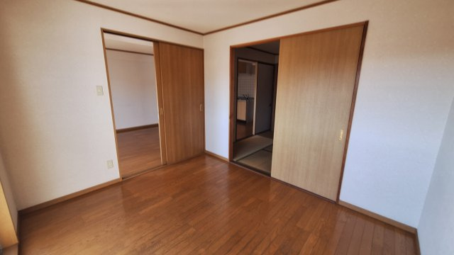 パークサイド甲西の洋室