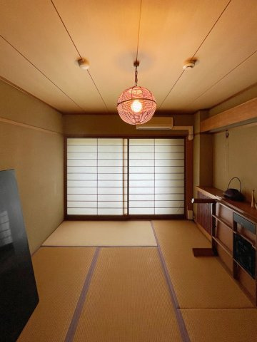 芦屋サンプラザの和室|約６帖
