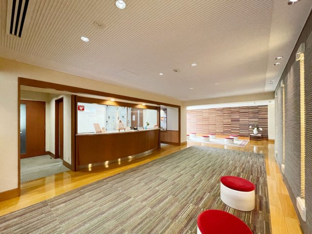 芦屋サンプラザのロビー