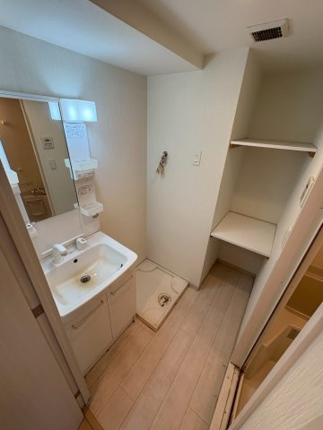 大阪市西区土佐堀３丁目の賃貸マンションの洗面所