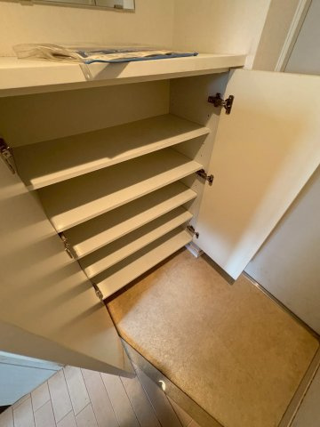 大阪市西区土佐堀３丁目の賃貸マンションの収納