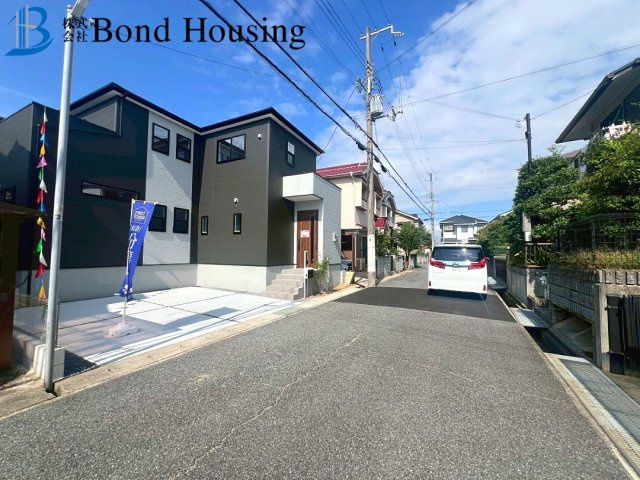 並列2台可　周辺買い物施設充実　長畑町第3　新築の前面道路含む現地写真