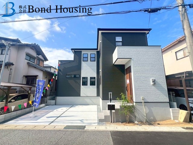 並列2台可　周辺買い物施設充実　長畑町第3　新築の外観