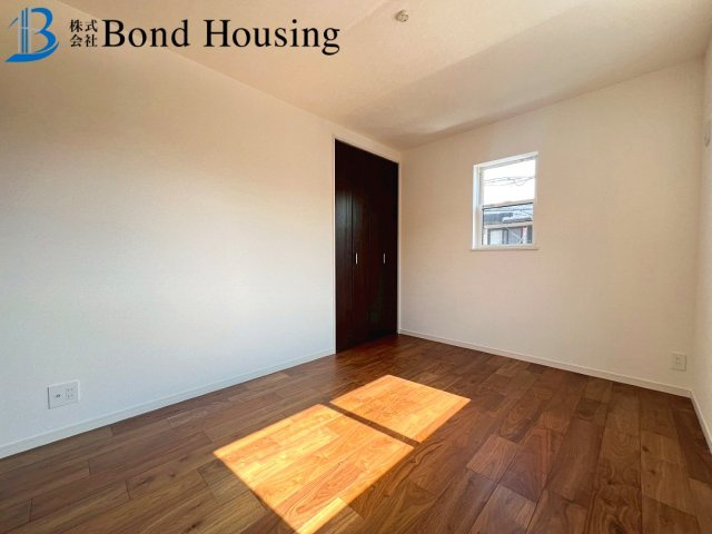 並列2台可　周辺買い物施設充実　長畑町第3　新築の洋室