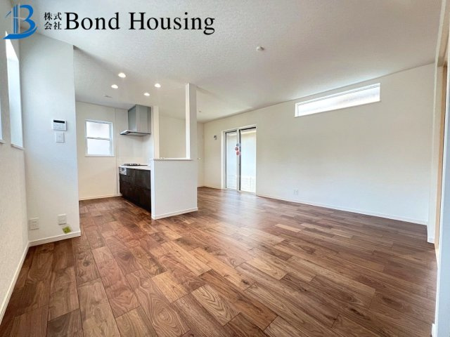 並列2台可　周辺買い物施設充実　長畑町第3　新築の洋室