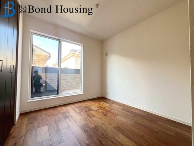 並列2台可　周辺買い物施設充実　長畑町第3　新築の洋室