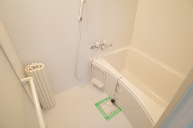 MISTRAL神子岡前の浴室