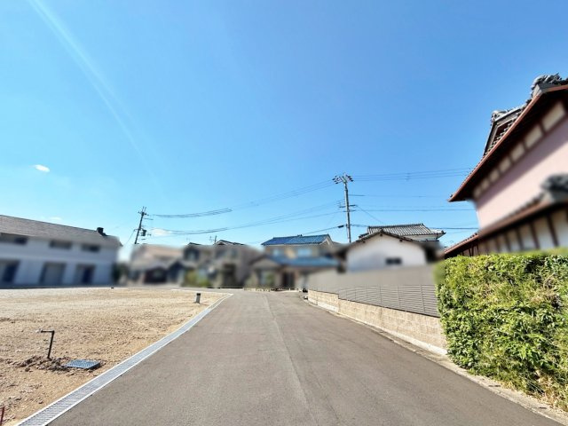 売土地　大井町並河1丁目の前面道路含む現地写真