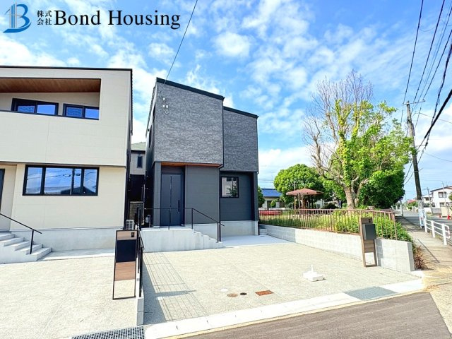 お車並列2台駐車可・お洒落な外観　福吉台　全３棟　3号棟の外観パース