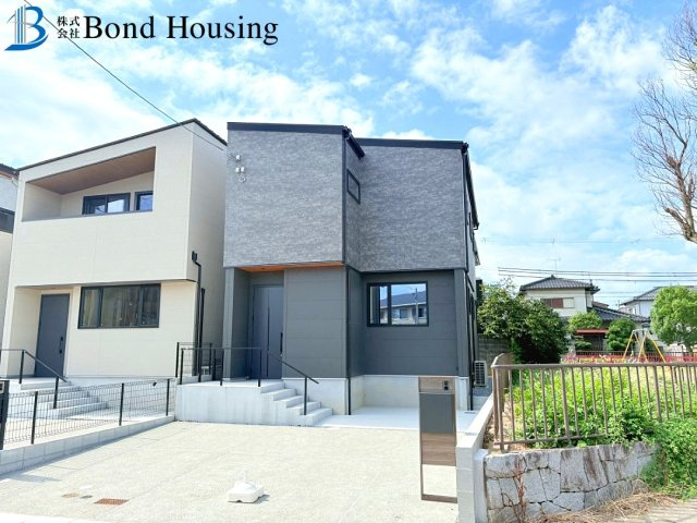 お車並列2台駐車可・お洒落な外観　福吉台　全３棟　3号棟