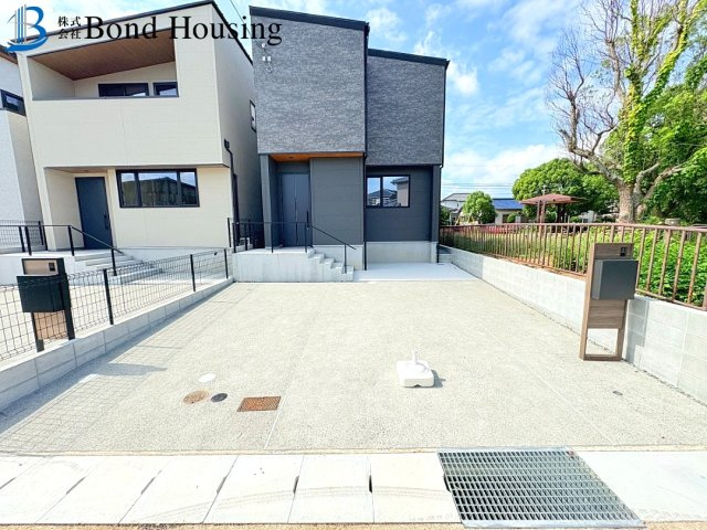 お車並列2台駐車可・お洒落な外観　福吉台　全３棟　3号棟のその他